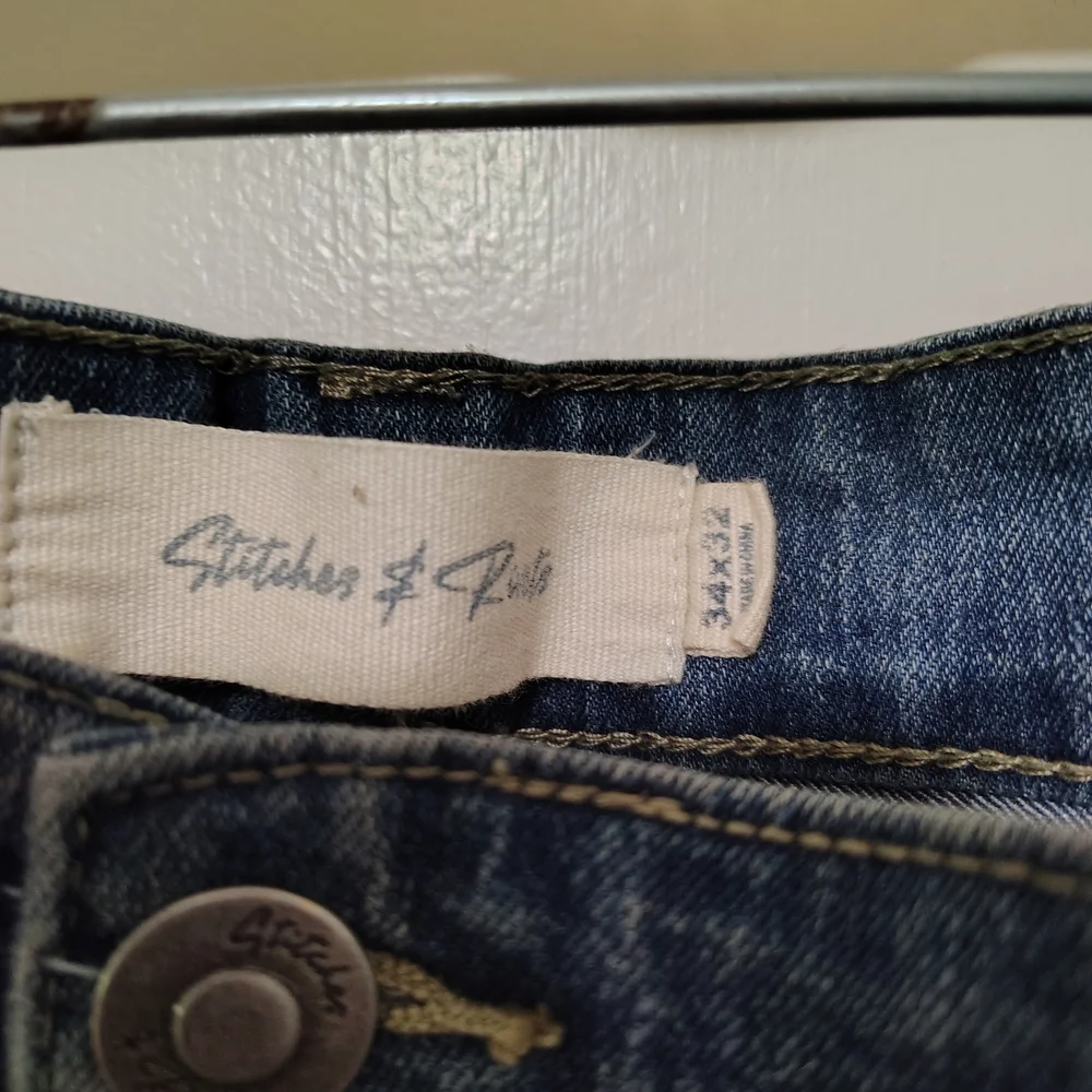 Stitches women's Faded Blue Slim Jeans with pockets - Picture 3 of 8
